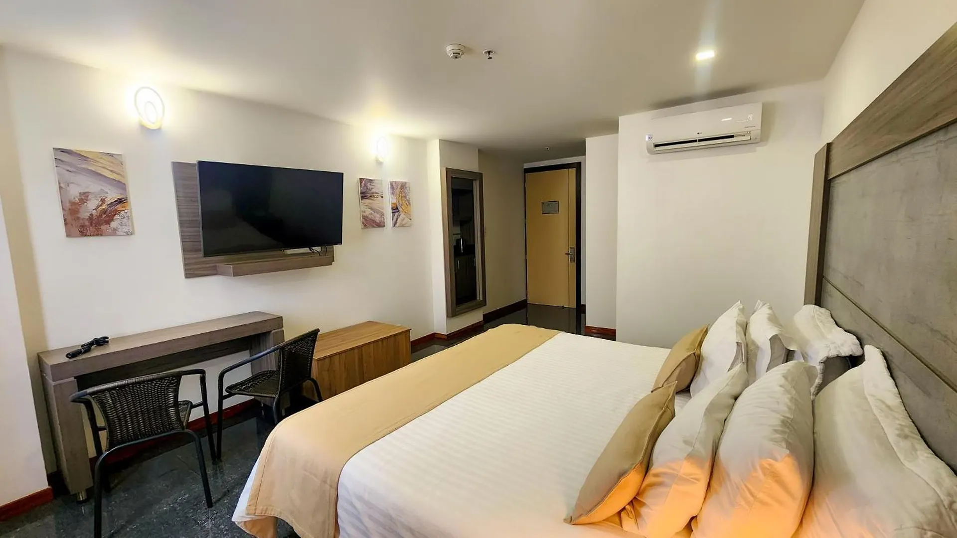 Hotel Be Suites קאלי 4*,