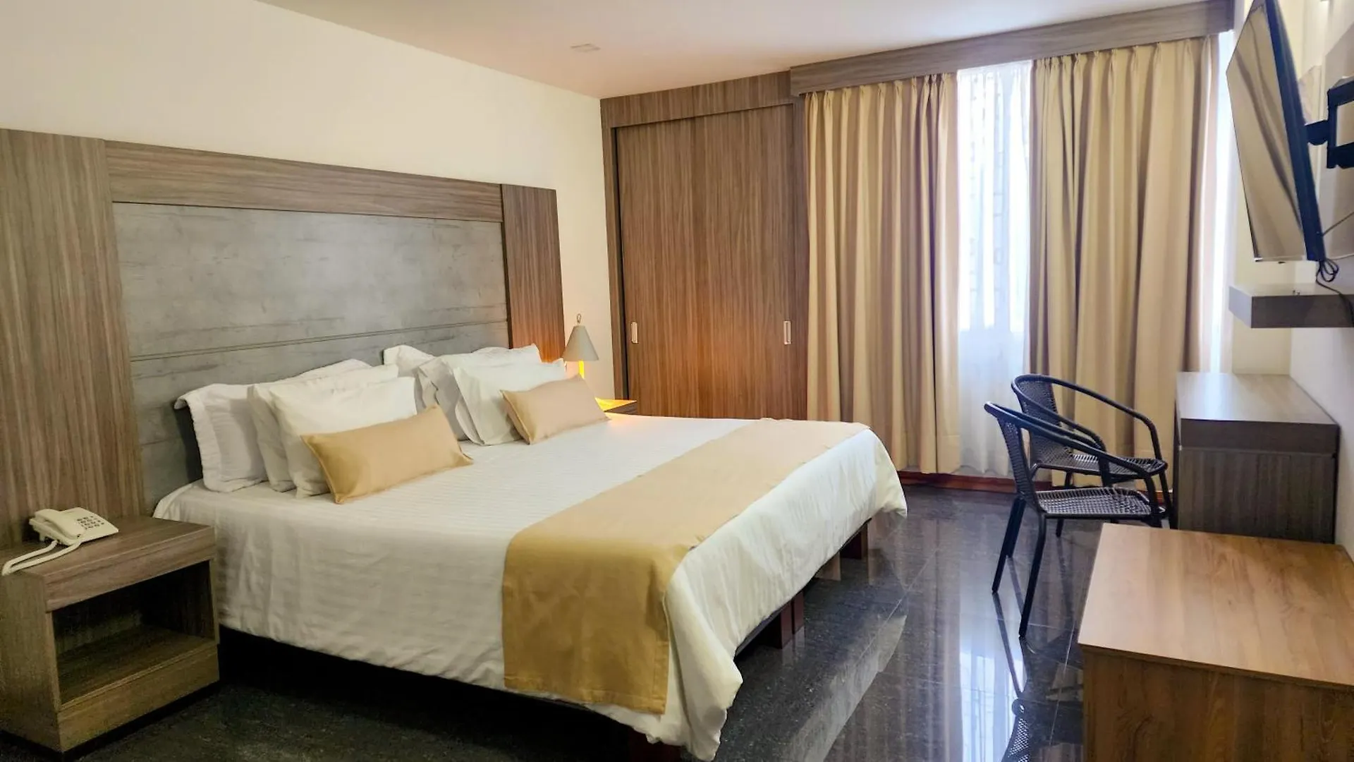 Hotel Be Suites קאלי