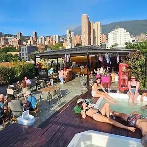 Viajero 2* Medellín