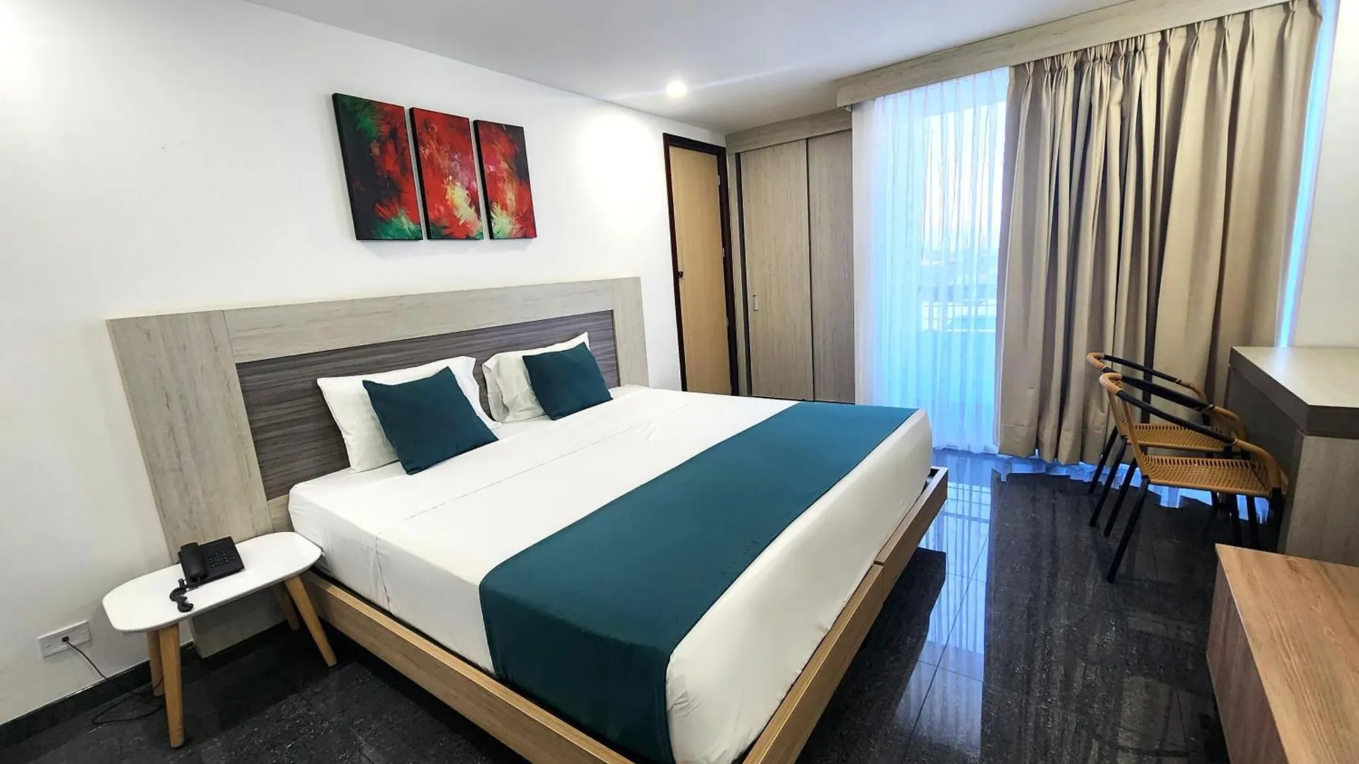 Hotel Be Suites 칼리